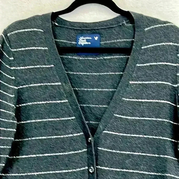 American Eagle Women’s Cardigan Sweater Size L Gray/Silver Stripe V-Neck Button - Picture 3 of 9